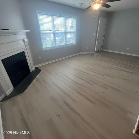 $1,350 | 2355 Vineyard Drive, Unit F8, Winterville, NC 28590