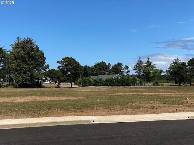 $170,000 | Shearwater Circle, Unit 4, Bandon, OR 97411