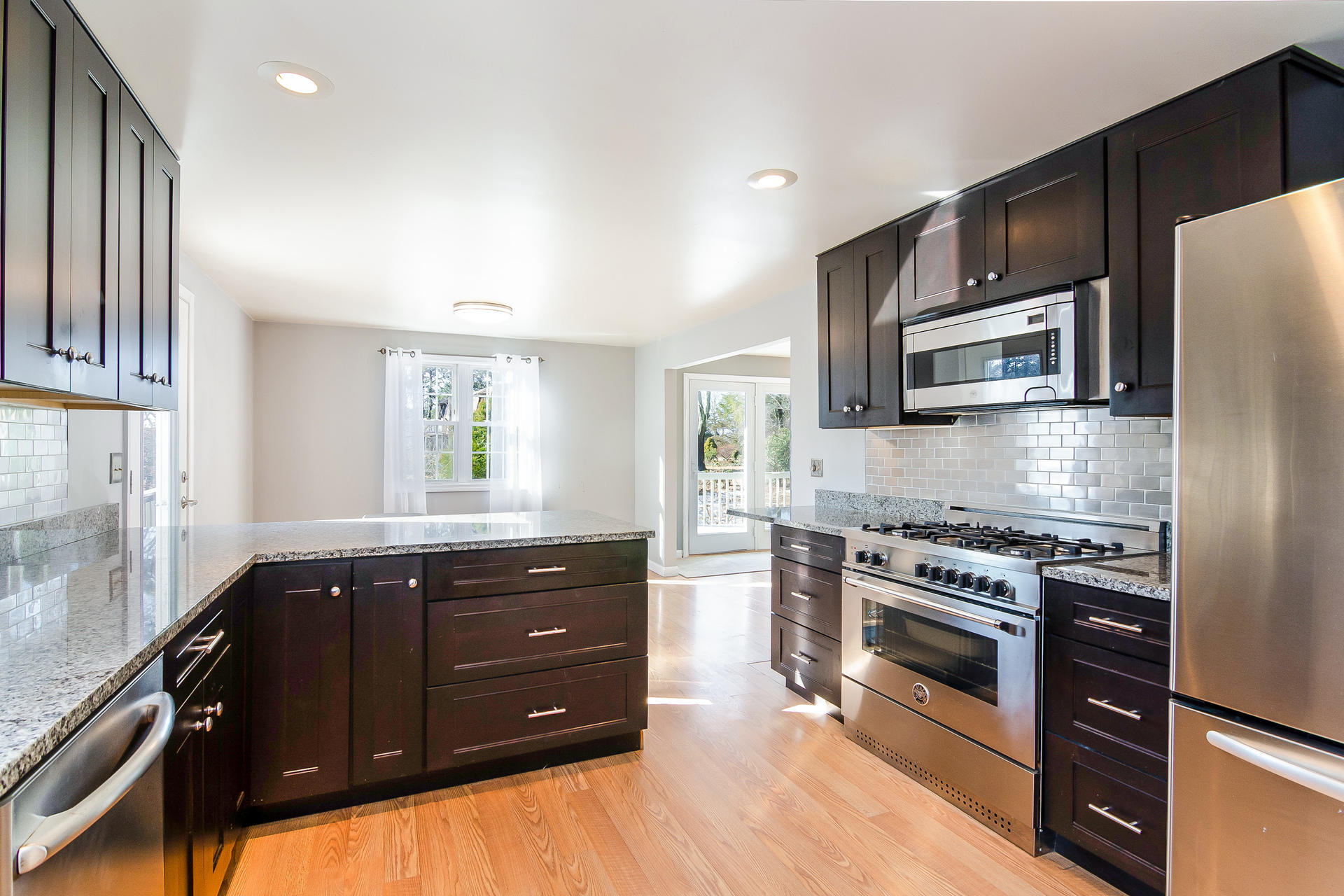 19 Ranch Road East Falmouth, MA 02536 - Photo 7 of 37 005-photo-kitchen-6845413