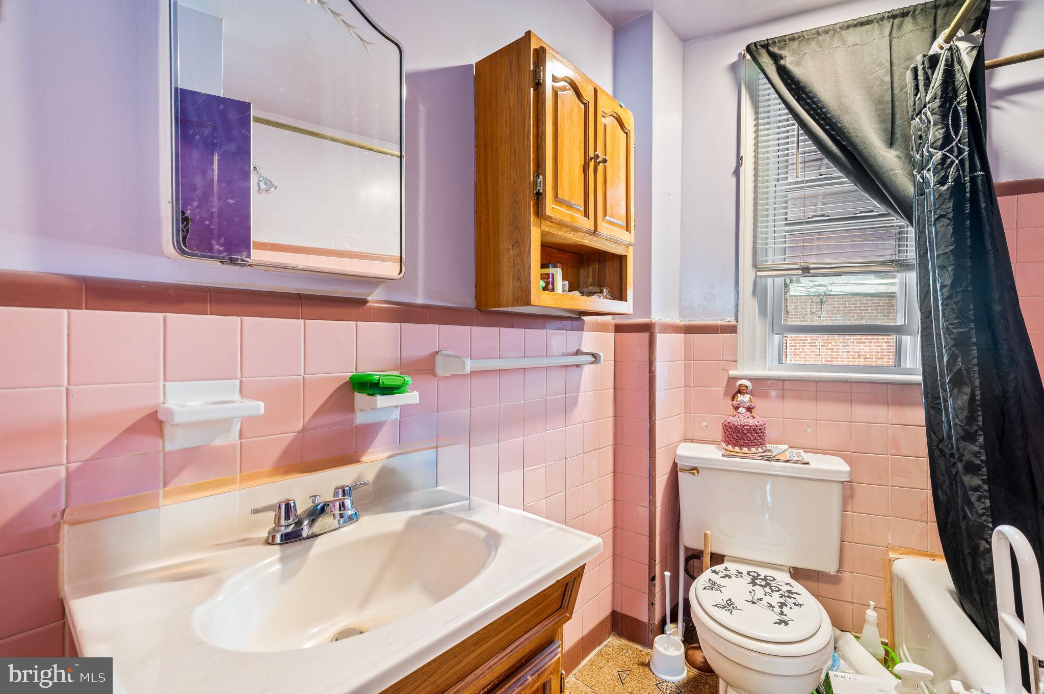 337 Maypole Road Upper Darby, PA 19082 - Photo 4 of 16