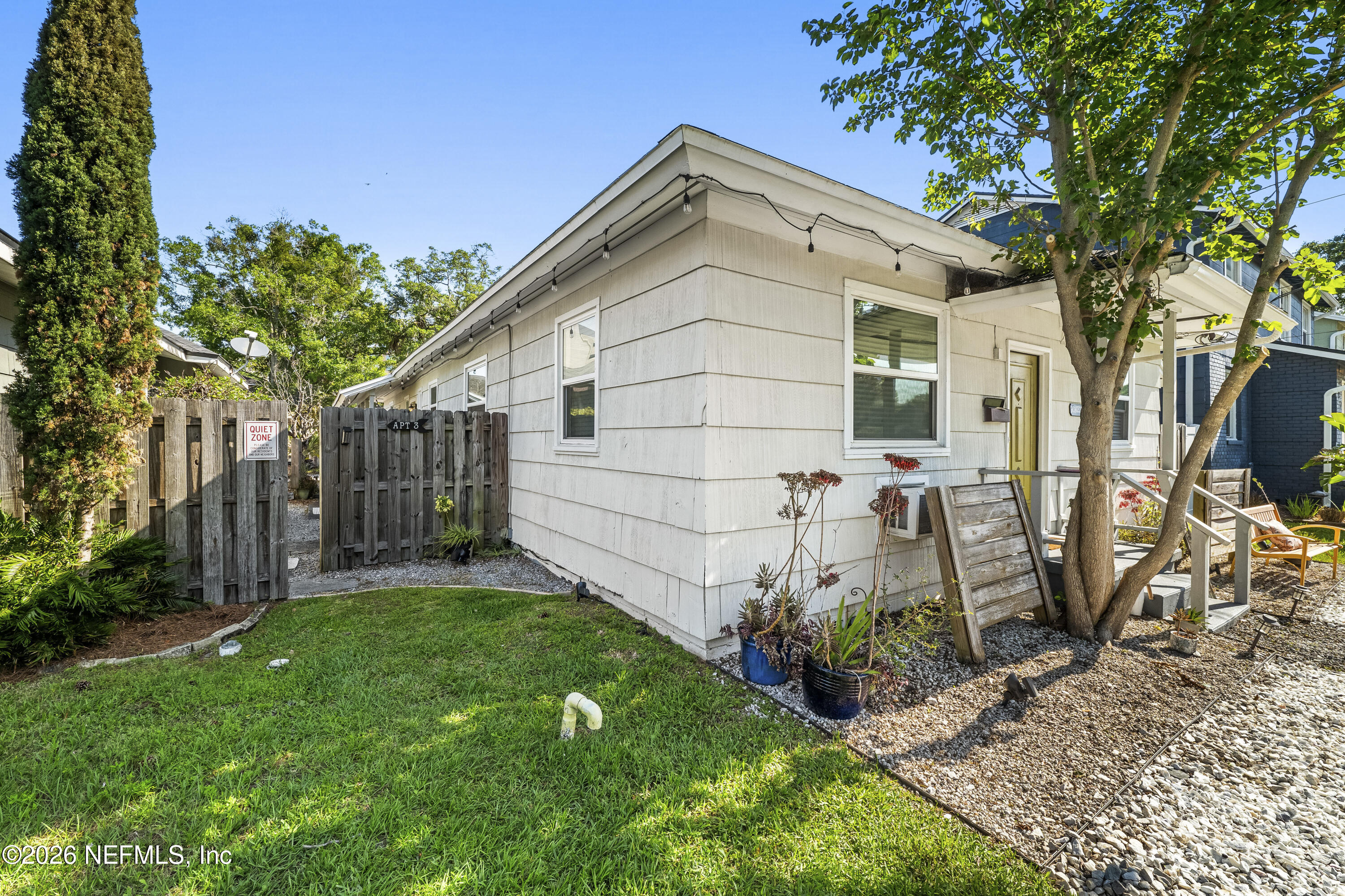 909 Cedar Street Jacksonville, FL 32207 - Photo 13 of 41 a view of a house with backyard and garden