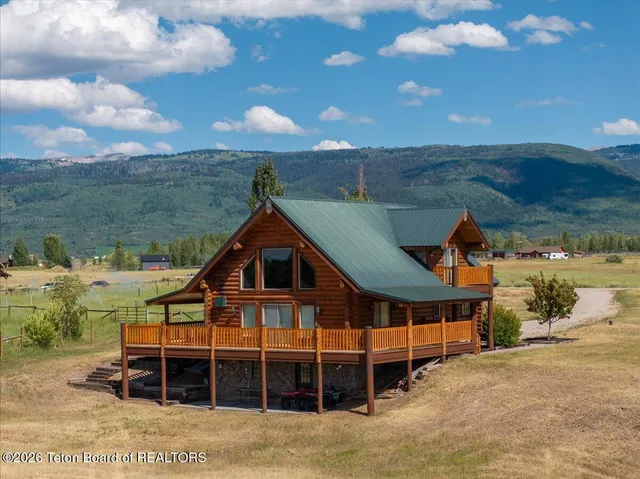 $1,495,000 | 1102-1108 Pine View Lane, Driggs, ID 83422