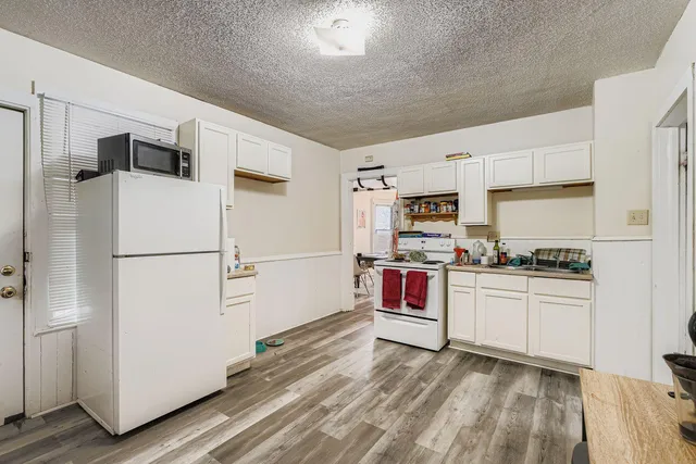 $274,900 | 849 6th Street East, St. Paul, MN 55106