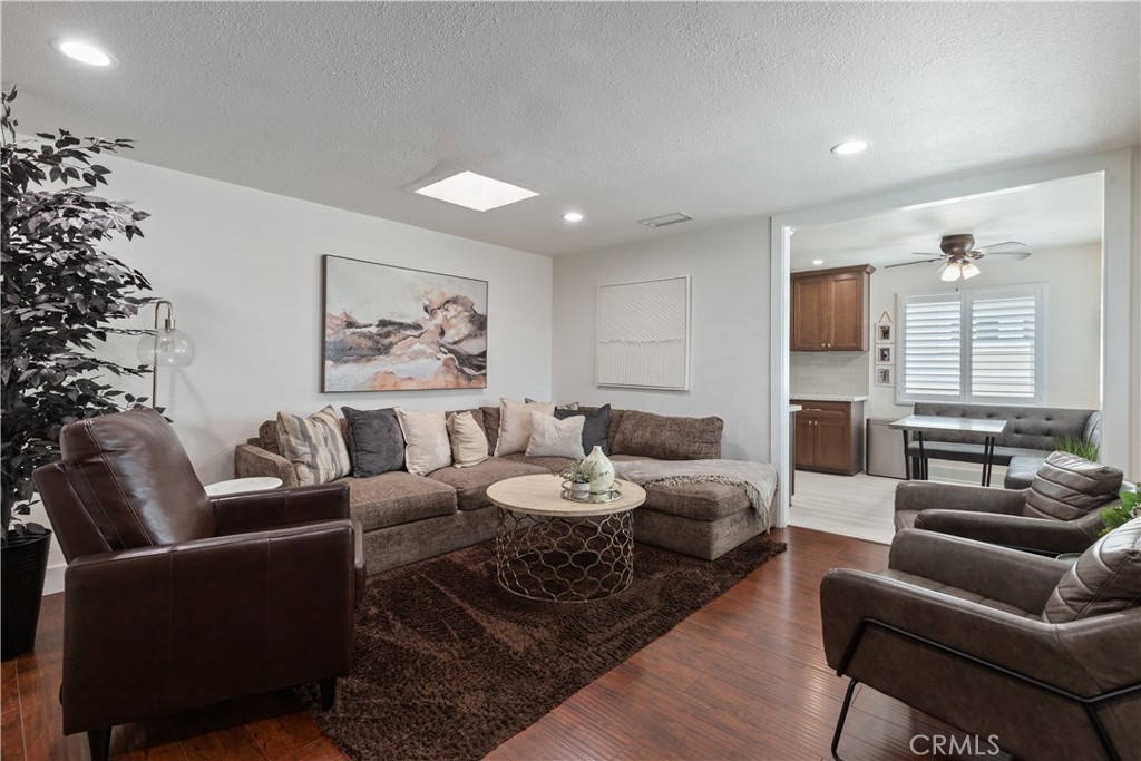 834 South Riverside Avenue Rialto, CA 92376 - Photo 2 of 30 Living Room