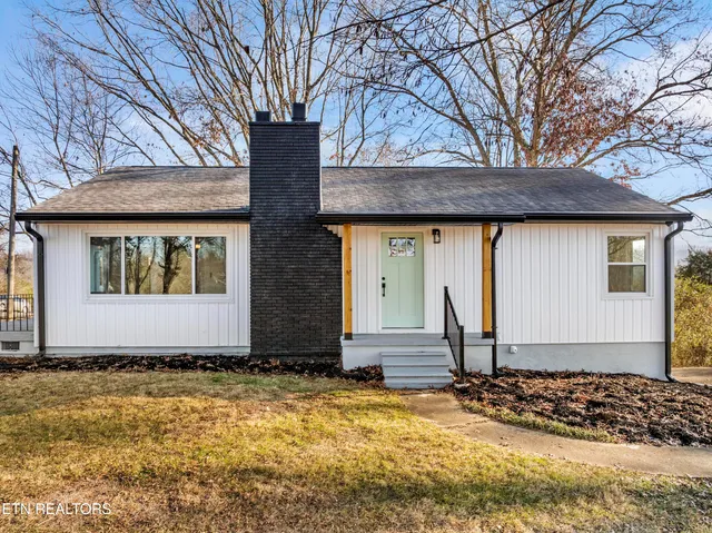 $358,500 | 704 West Emory Road, Powell, TN 37849