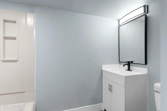 $358,500 | 704 West Emory Road, Powell, TN 37849