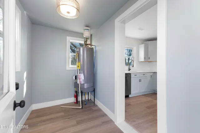 $358,500 | 704 West Emory Road, Powell, TN 37849