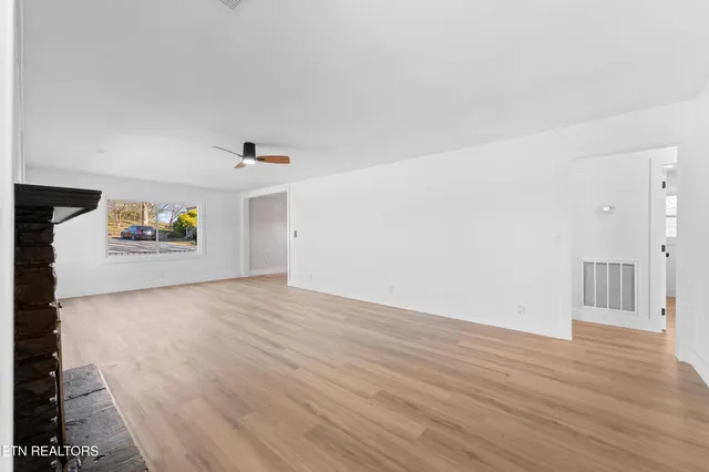 $358,500 | 704 West Emory Road, Powell, TN 37849