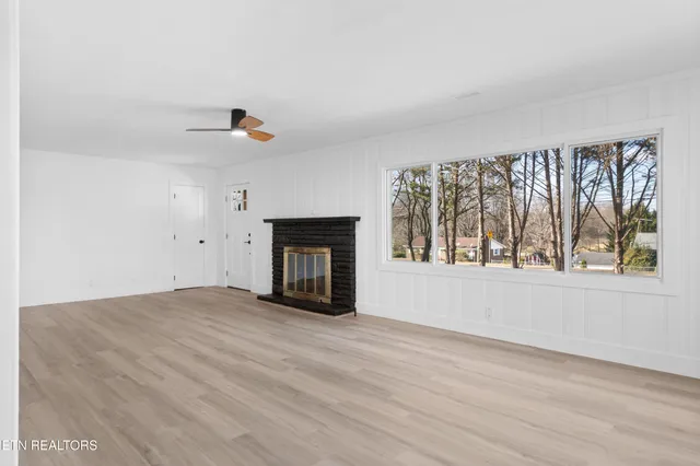 $358,500 | 704 West Emory Road, Powell, TN 37849