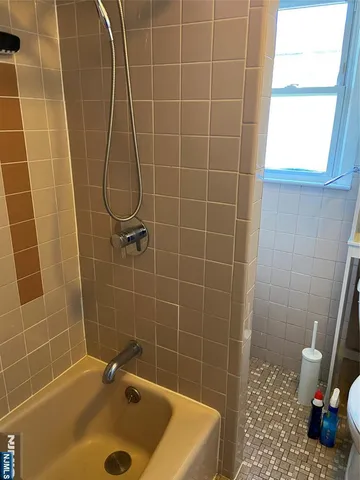 $2,600 | 49 Carnation Street, Bergenfield, NJ 07621