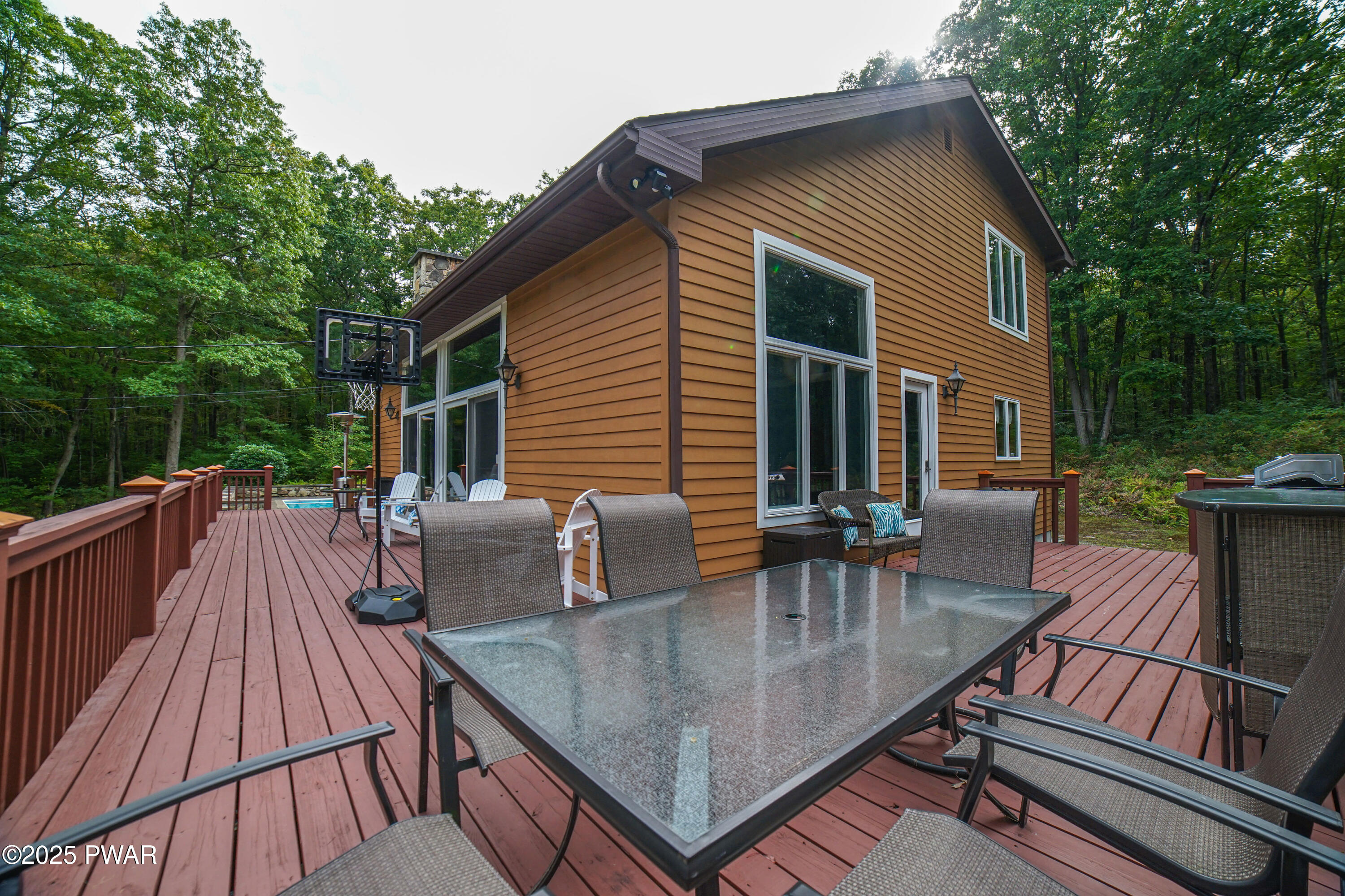 109 Alex Road Hawley, PA 18428 - Photo 12 of 65 LordsValleyAirbnb(22of107)