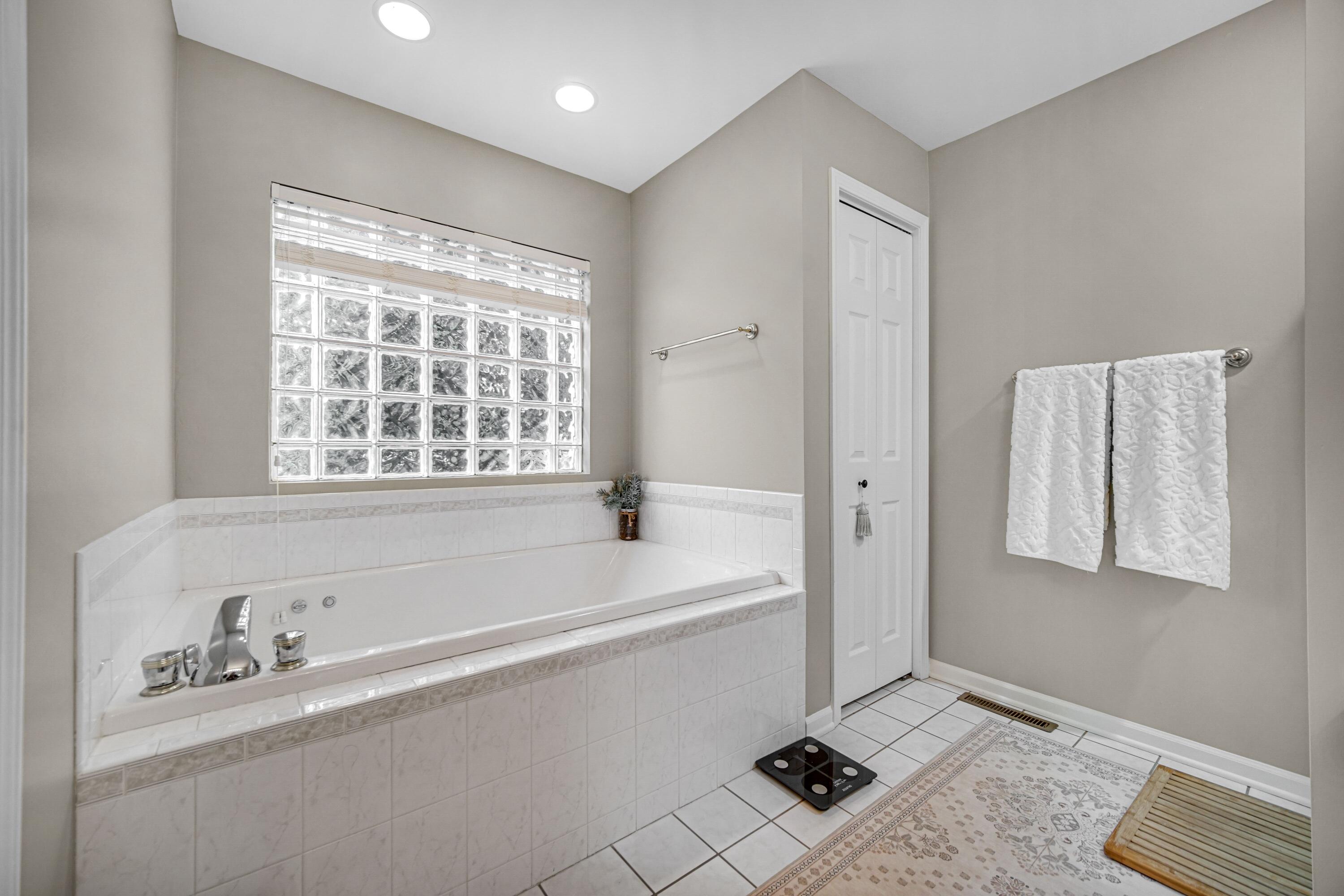 950 Port Circle Hobart, IN 46342 - Photo 13 of 23 3000x2000