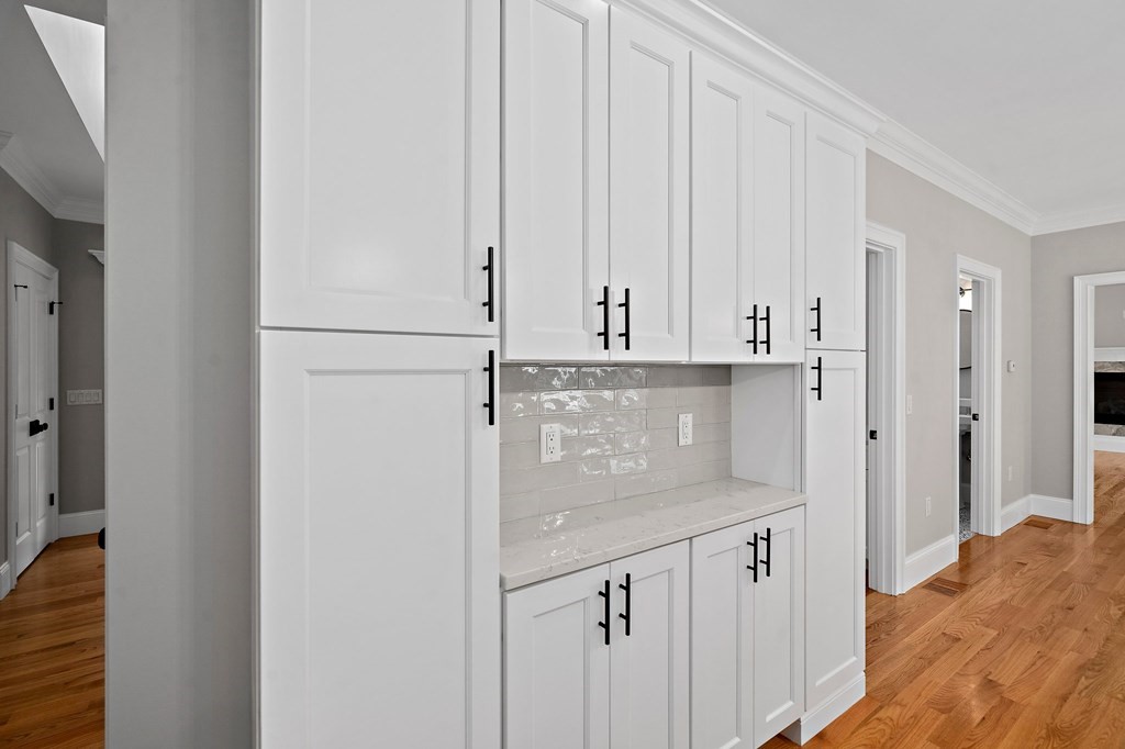 348 Center Street Hanover, MA 02339 - Photo 6 of 23 Gallery Image 6