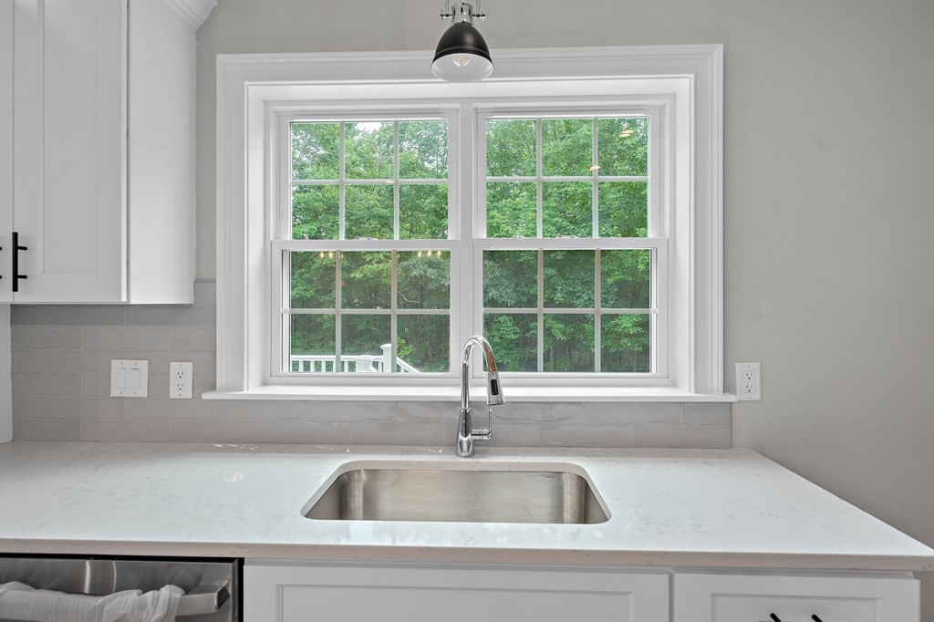 348 Center Street Hanover, MA 02339 - Photo 7 of 23 Gallery Image 7