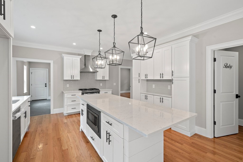 348 Center Street Hanover, MA 02339 - Photo 8 of 23 Gallery Image 8