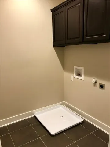 a view of utility room