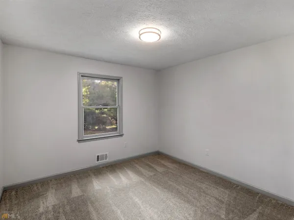 $1,700 | 1999 Hampton Locust Grove Road, Locust Grove, GA 30248