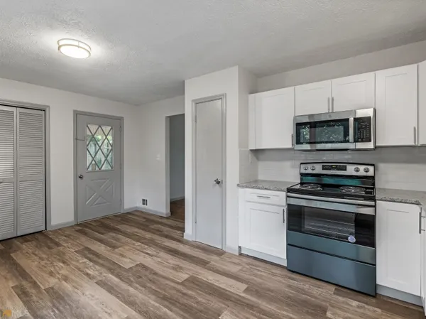 $1,700 | 1999 Hampton Locust Grove Road, Locust Grove, GA 30248