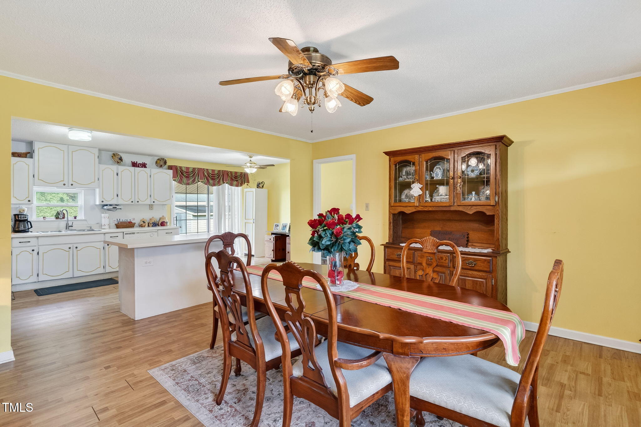 788 Gor An Farm Road Selma, NC 27576 - Photo 13 of 31 a dining room with furniture and window