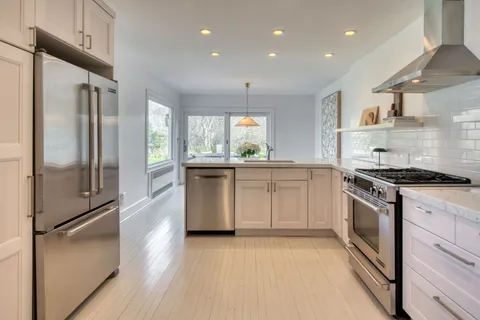93 Egypt Lane, East Hampton, NY 11937