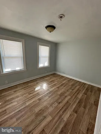 a view of empty room with window
