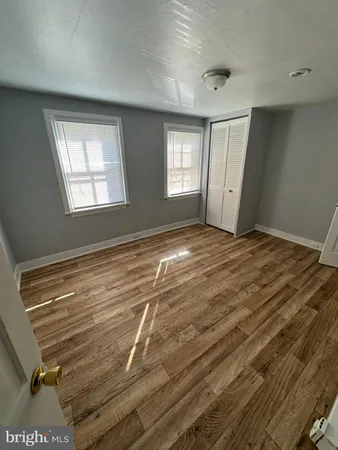 a view of empty room with window