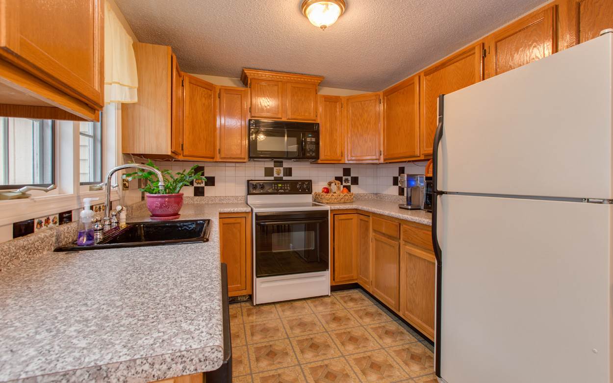 12 Perley Road, Unit 8 Derry, NH 03038 - Photo 13 of 35