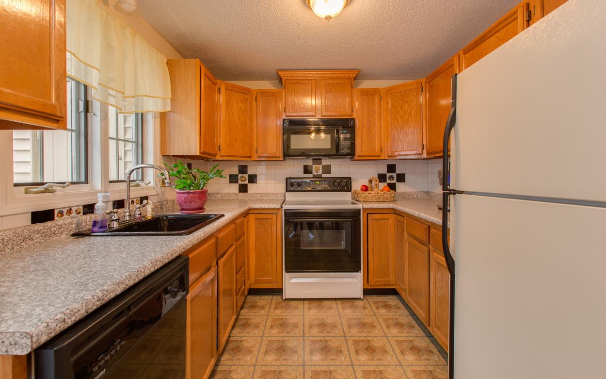 12 Perley Road, Unit 8 Derry, NH 03038 - Photo 14 of 35