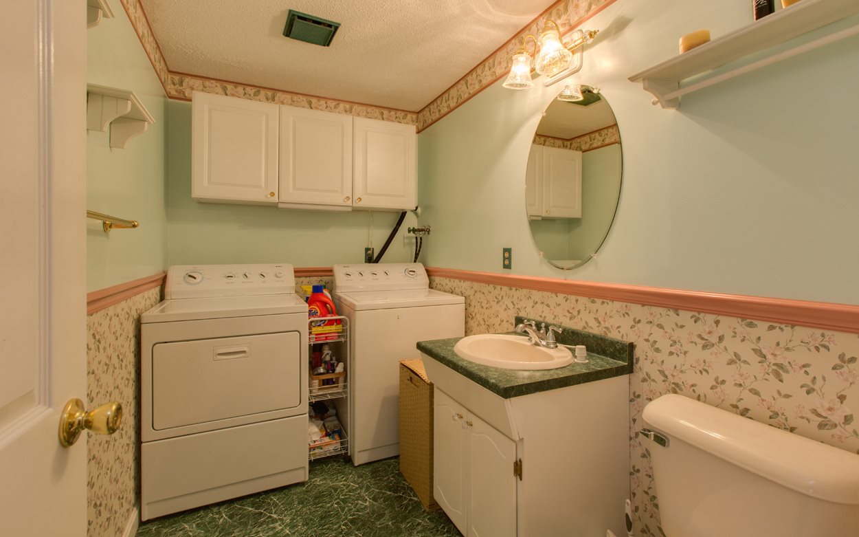 12 Perley Road, Unit 8 Derry, NH 03038 - Photo 16 of 35