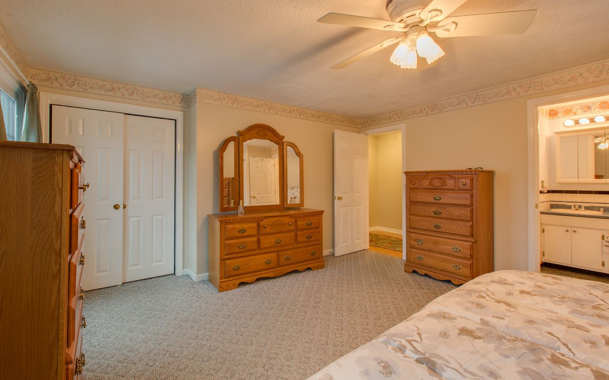 12 Perley Road, Unit 8 Derry, NH 03038 - Photo 24 of 35