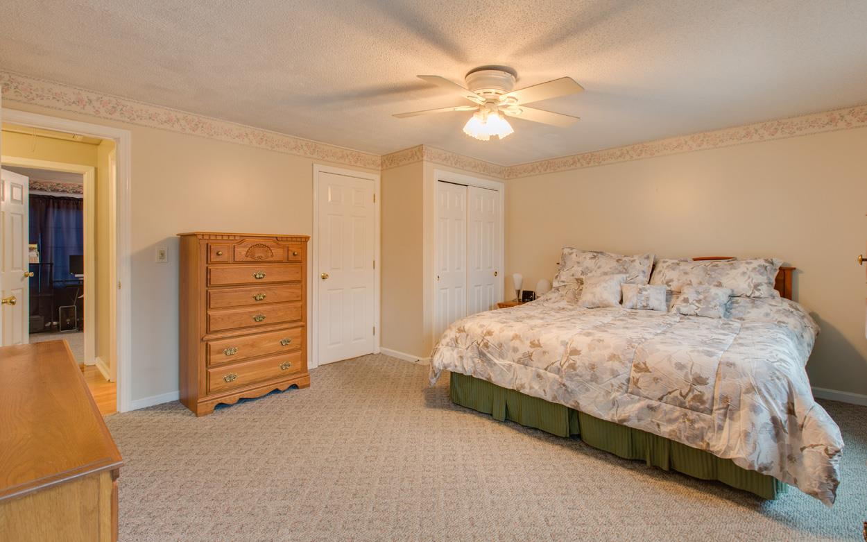 12 Perley Road, Unit 8 Derry, NH 03038 - Photo 27 of 35