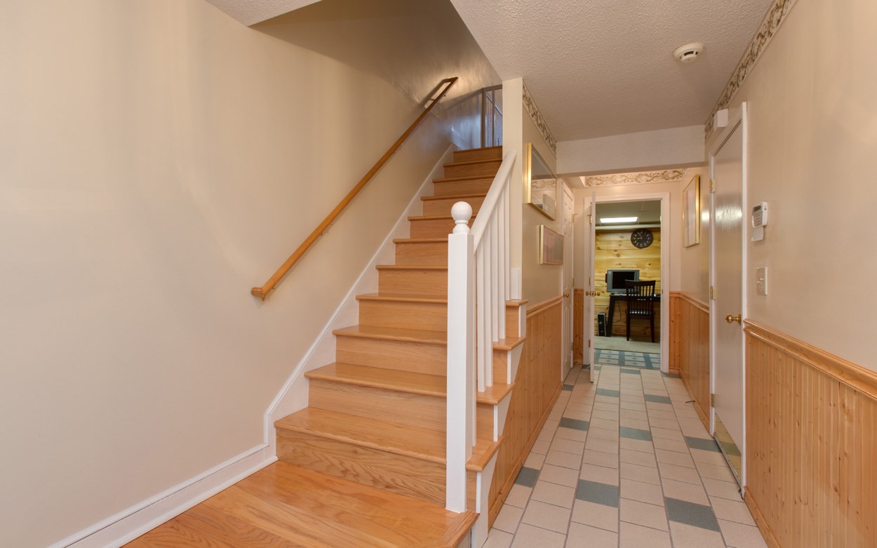 12 Perley Road, Unit 8 Derry, NH 03038 - Photo 32 of 35