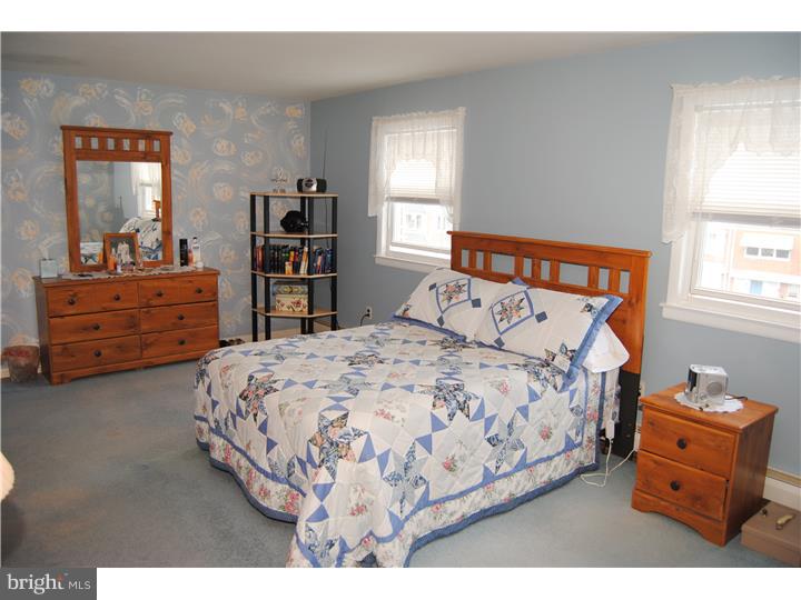 3553 Brookview Road Philadelphia, PA 19154 - Photo 14 of 21 Master Bedroom