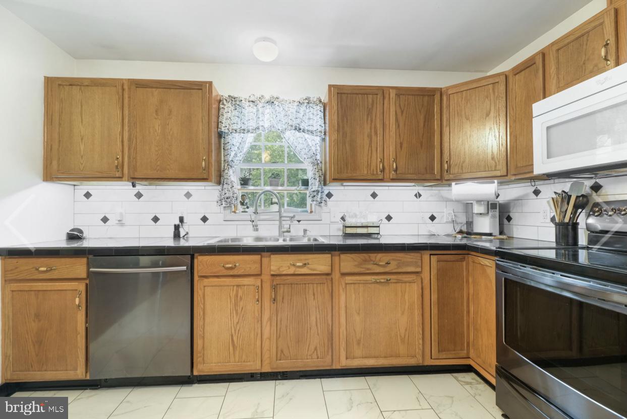 243 Fulmer Road Perkiomenville, PA 18074 - Photo 8 of 29 Gallery Image 8