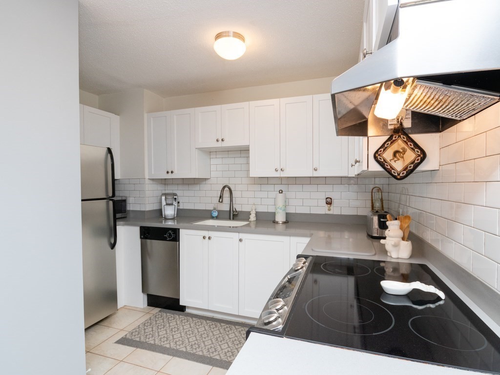 273 Cambridge Road, Unit 204 Woburn, MA 01801 - Photo 19 of 38 Gallery Image 19