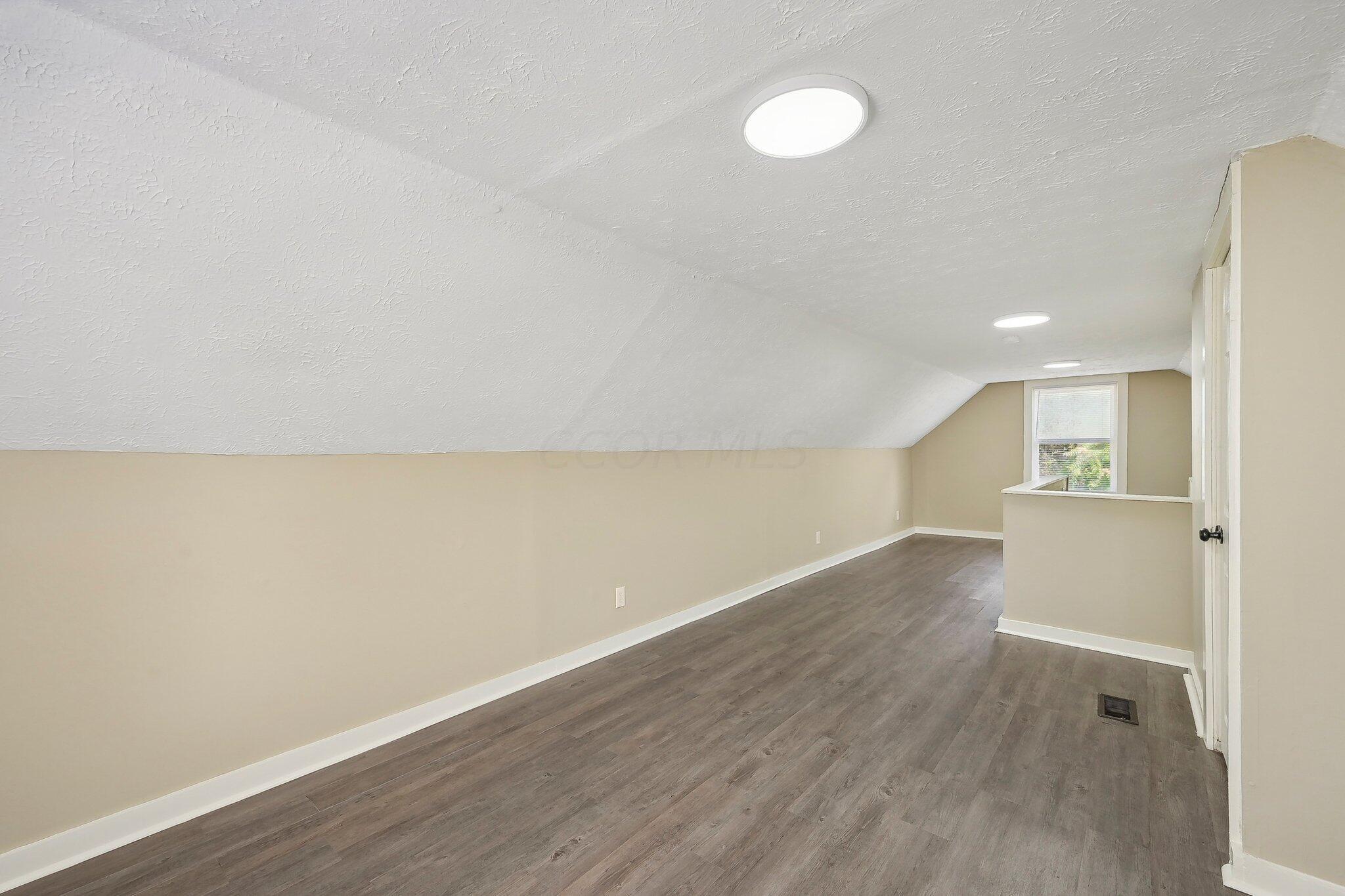 2264 Delbert Road Columbus, OH 43211 - Photo 22 of 26 Delbert Rd-021