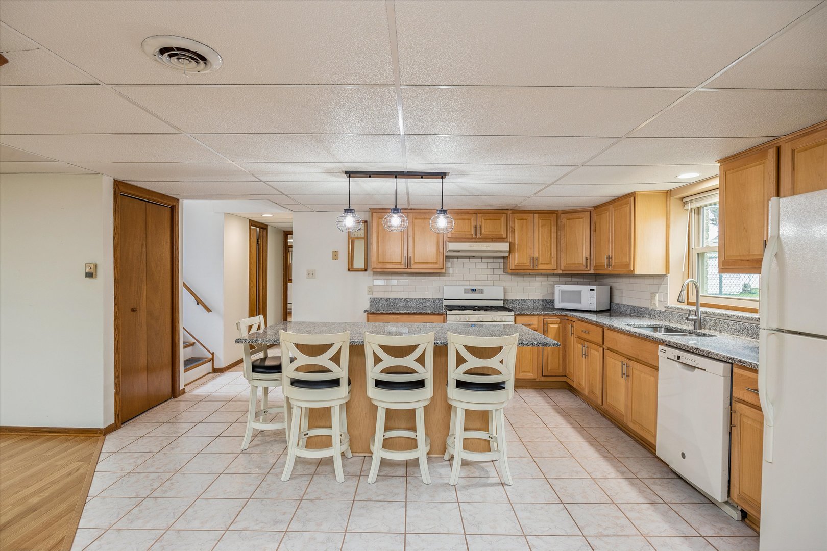 4230 Prairie Avenue Brookfield, IL 60513 - Photo 10 of 39