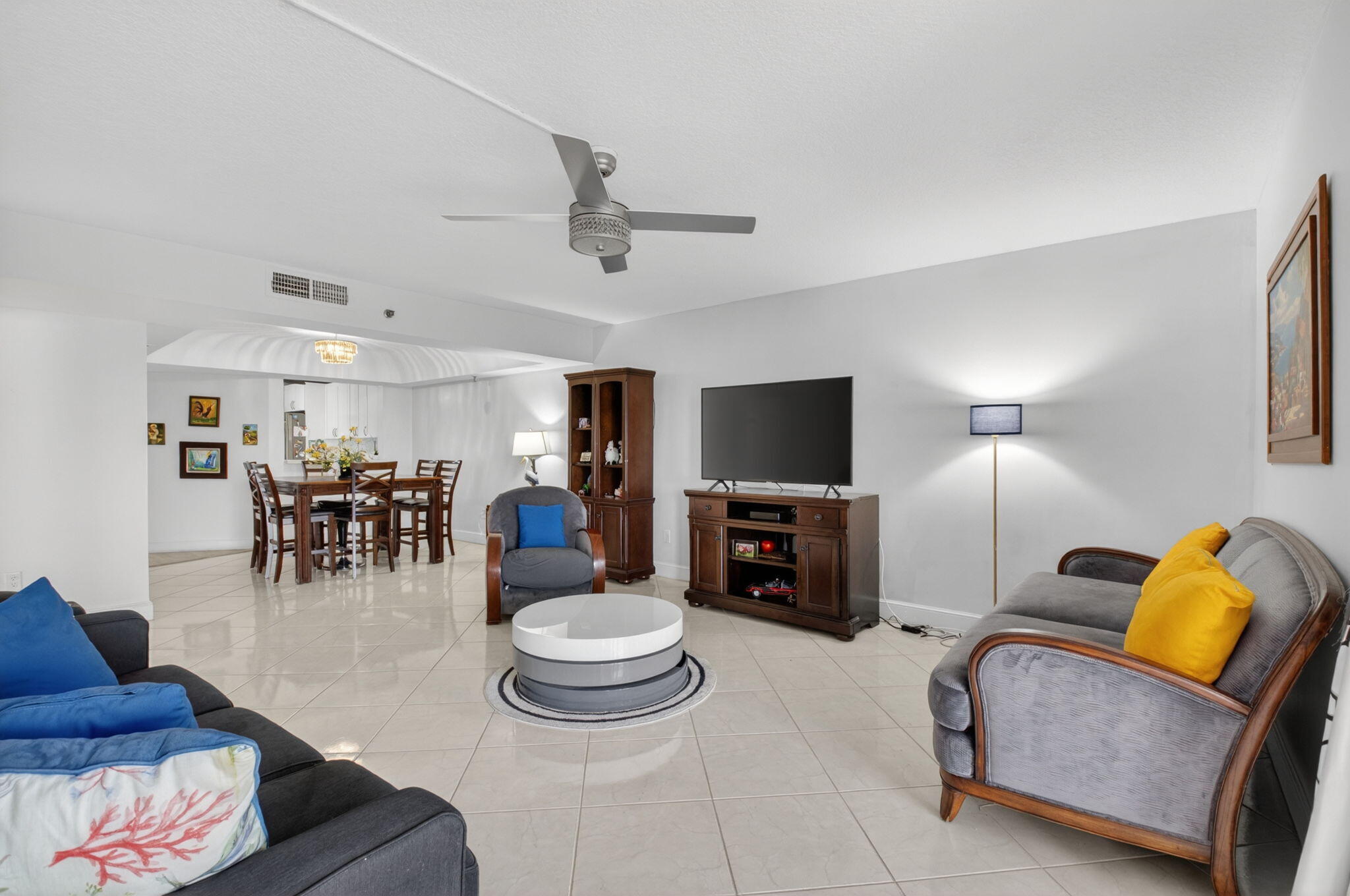 9170 Southwest 14th Street, Unit 4409 Boca Raton, FL 33428 - Photo 17 of 37 Living Room