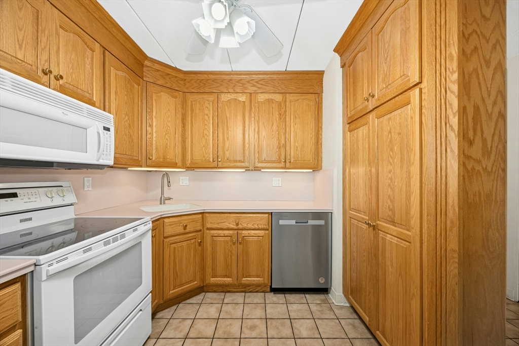 65 Commons Drive, Unit 506 Shrewsbury, MA 01545 - Photo 11 of 25