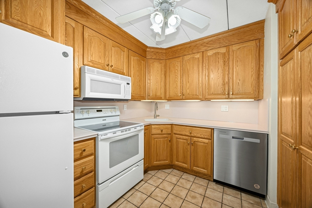 65 Commons Drive, Unit 506 Shrewsbury, MA 01545 - Photo 10 of 25