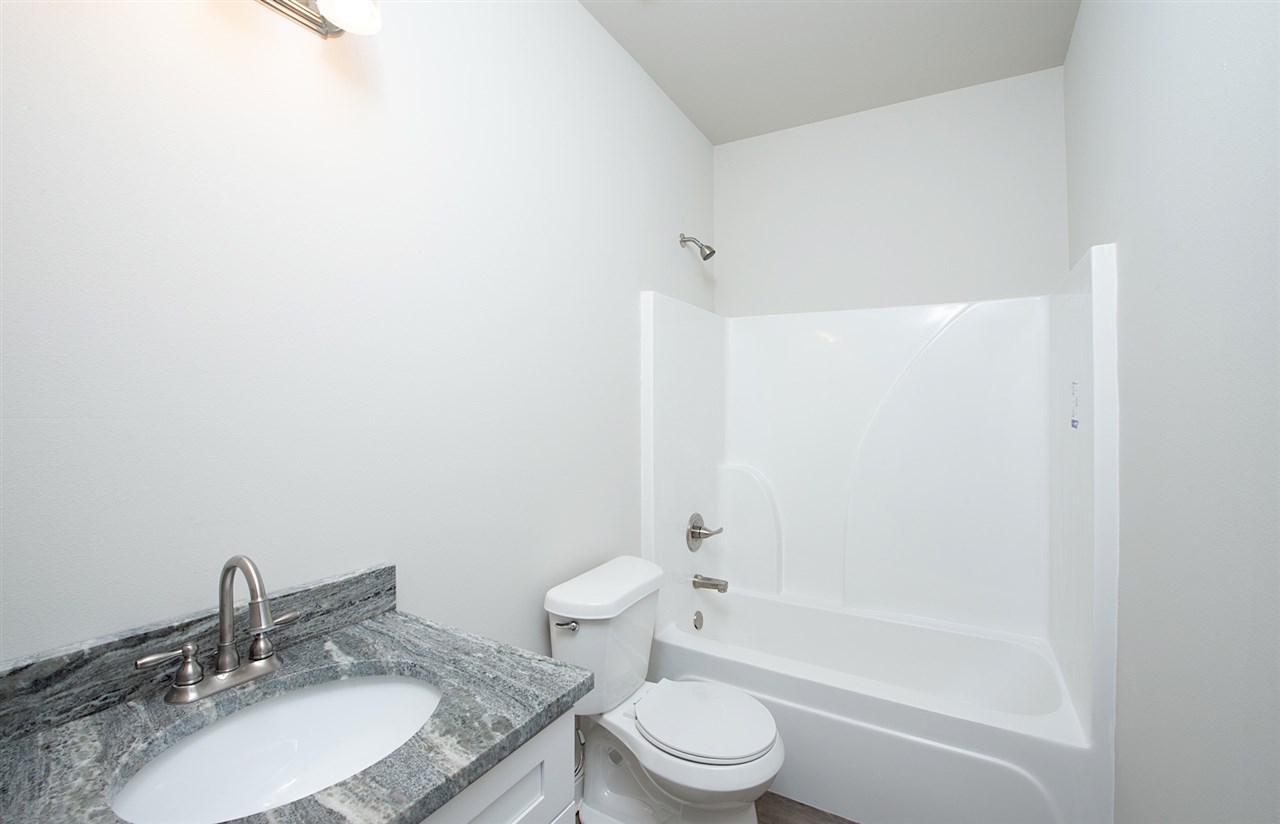 16936 Prado Loop Loxley, AL 36551 - Photo 24 of 33 Bathroom