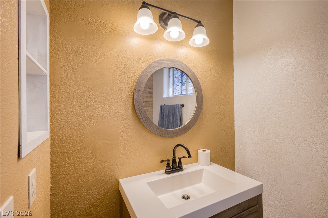 3048 South Soledad Drive Laughlin, NV 89029 - Photo 20 of 29 primary bathroom