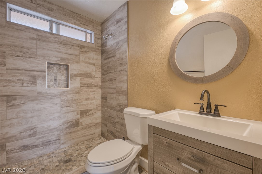 3048 South Soledad Drive Laughlin, NV 89029 - Photo 29 of 29 Guest bathroom