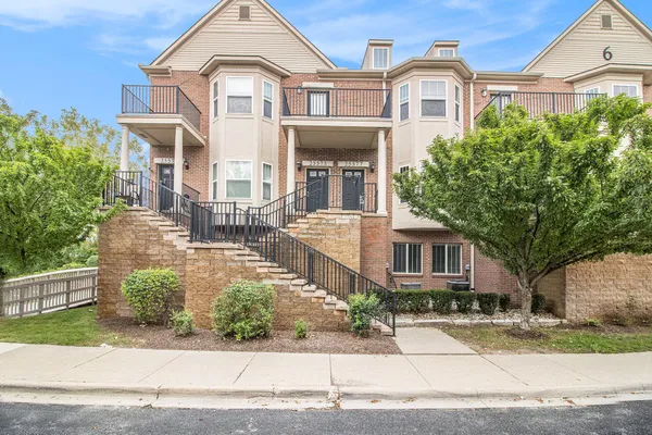 $2,200 | 25575 Portico Lane, Novi, MI 48375