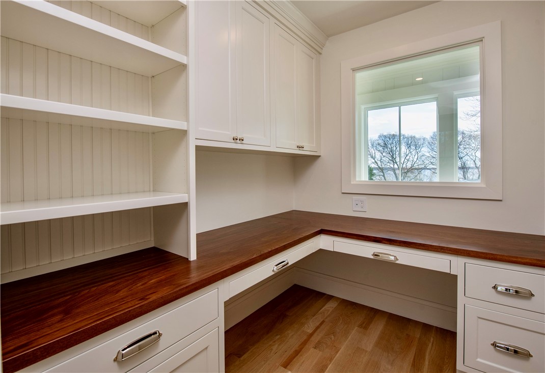 19 Sea Ridge Drive Narragansett, RI 02874 - Photo 31 of 41 Upstairs office with inside window to let in light from stairway