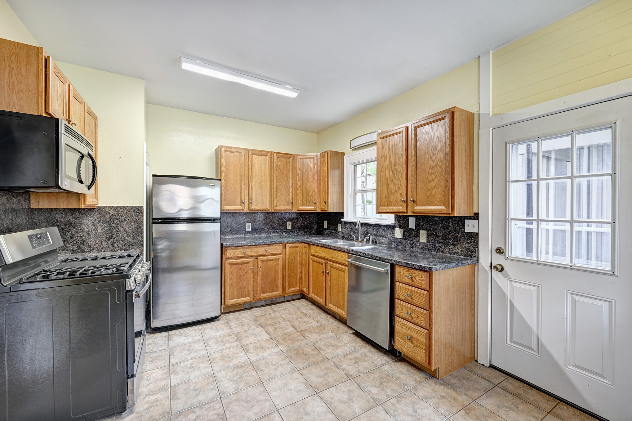 512 West Pierce Street Houston, TX 77019 - Photo 5 of 21 First Floor Kitchen.