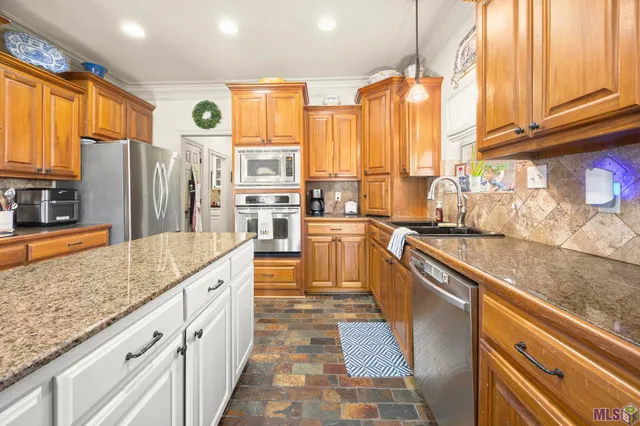 $499,999 | 8510 Ormand Drive, Zachary, LA 70791