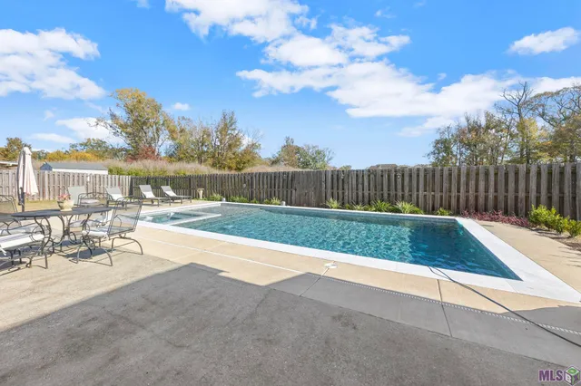 $499,999 | 8510 Ormand Drive, Zachary, LA 70791