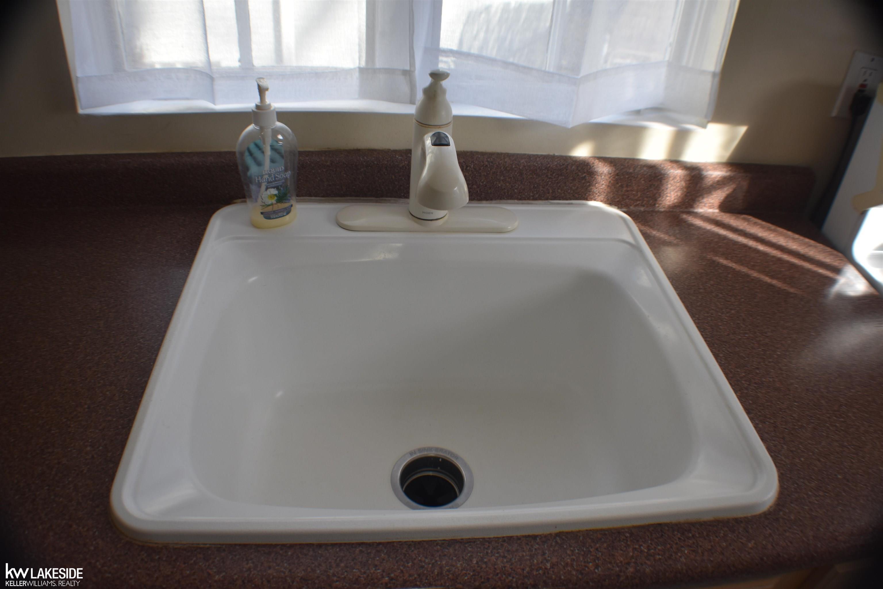 1713 Hampton Road Grosse Pointe Woods, MI 48236 - Photo 14 of 37 Gallery Image 14