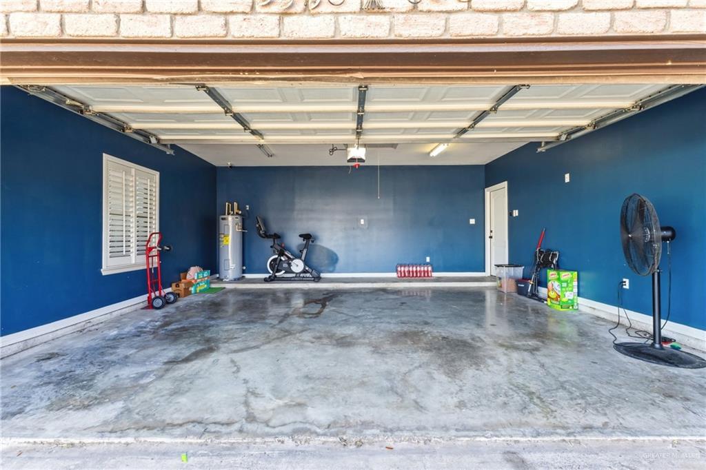 22602 Rio Rancho Road Harlingen, TX 78552 - Photo 18 of 26 a view of a room with a hanging chair